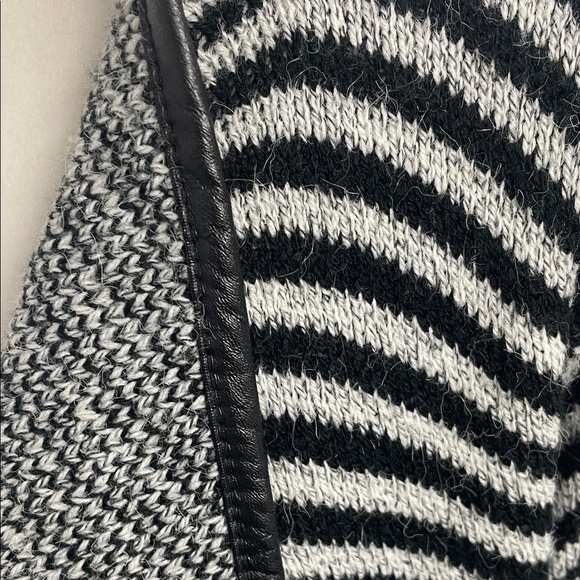 Dolce Cabo Black & White Striped Open Front Knit Sweater Cardigan Jacket Sz M - Picture 3 of 14